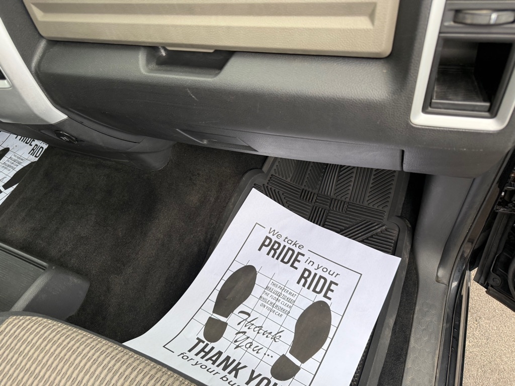 RAM 1500 ST Crew Cab 4WD 2011 RAM 1500 ST Crew Cab 4WD 2011