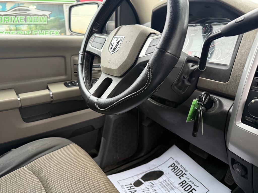 RAM 1500 ST Crew Cab 4WD 2011 RAM 1500 ST Crew Cab 4WD 2011