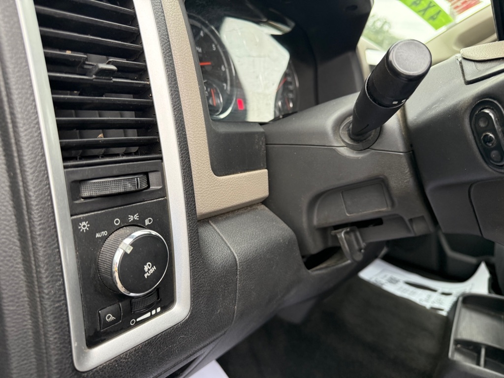 RAM 1500 ST Crew Cab 4WD 2011 RAM 1500 ST Crew Cab 4WD 2011