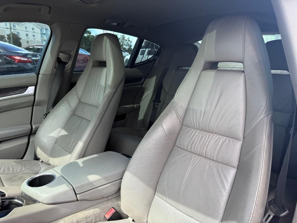 Porsche Panamera 4 2011