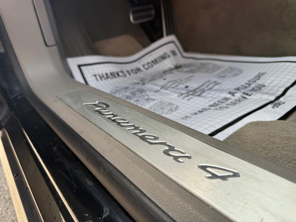 Porsche Panamera 4 2011