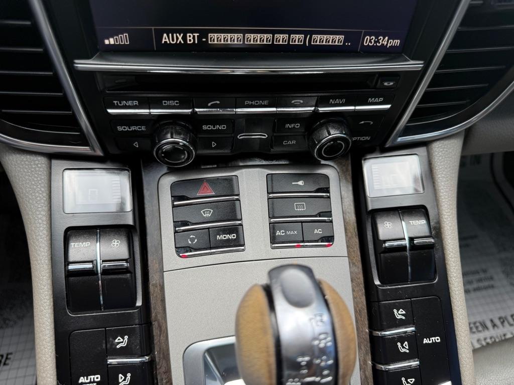 Porsche Panamera 4 2011