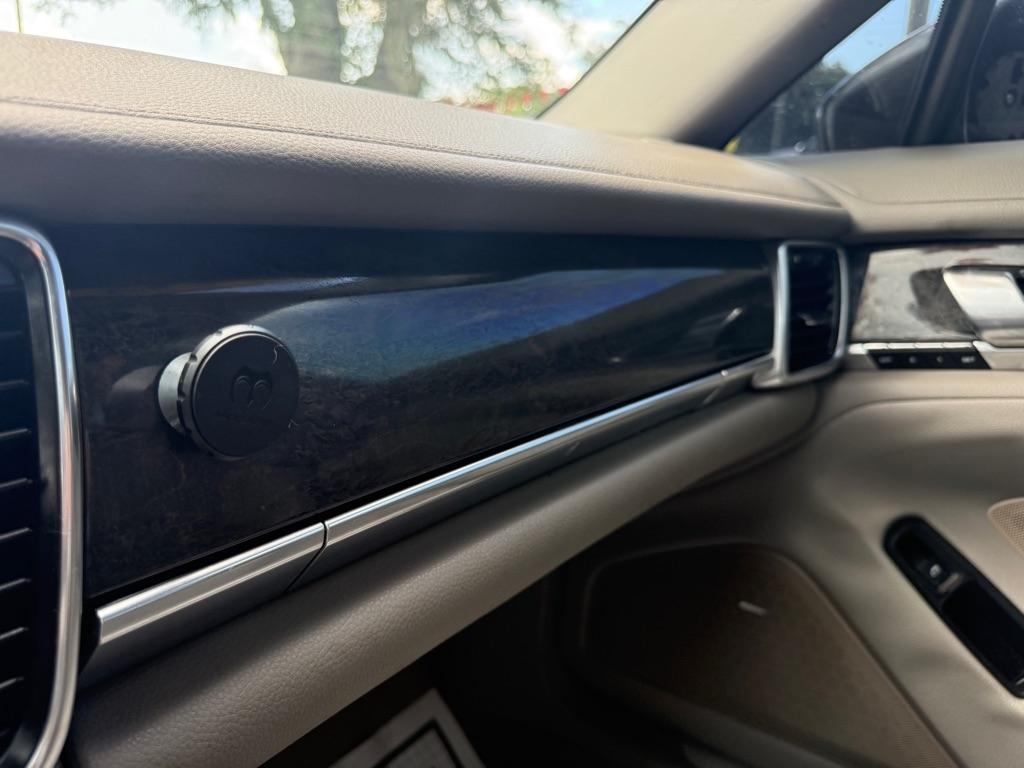 Porsche Panamera 4 2011