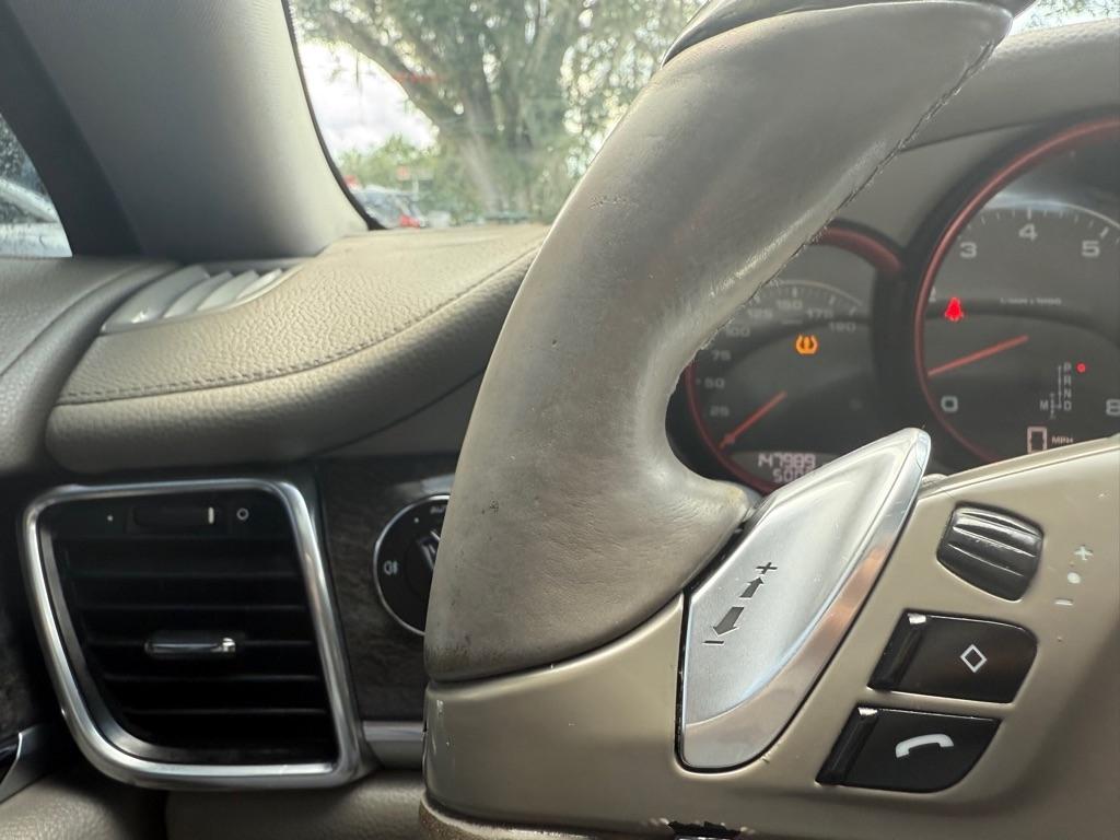 Porsche Panamera 4 2011