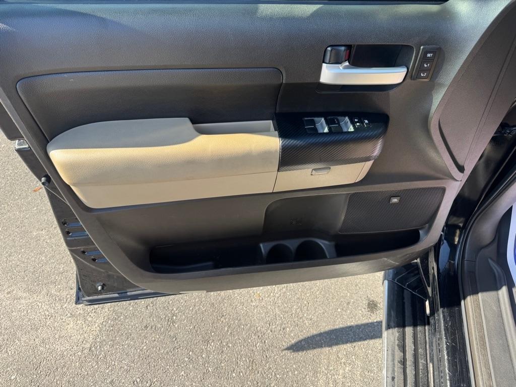 Toyota Tundra Limited Double Cab 5.7L 2WD 2008