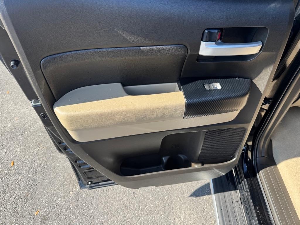 Toyota Tundra Limited Double Cab 5.7L 2WD 2008