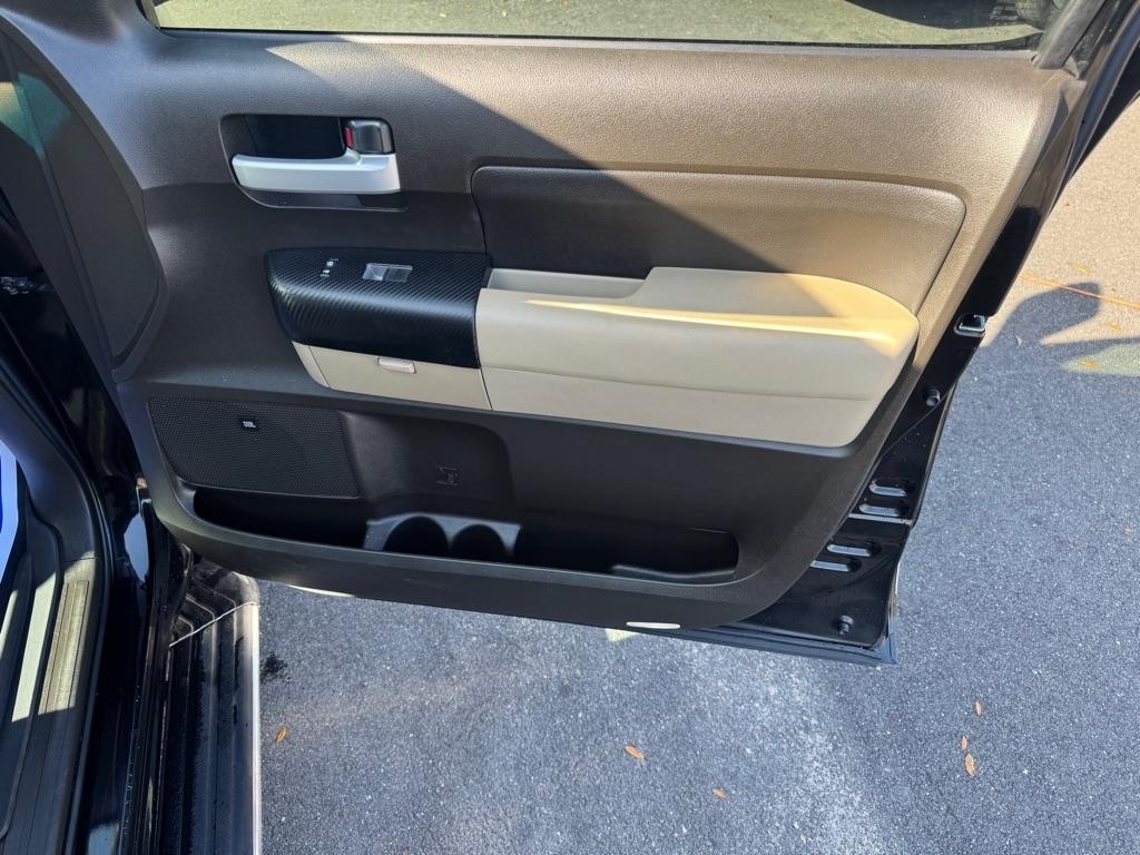 Toyota Tundra Limited Double Cab 5.7L 2WD 2008