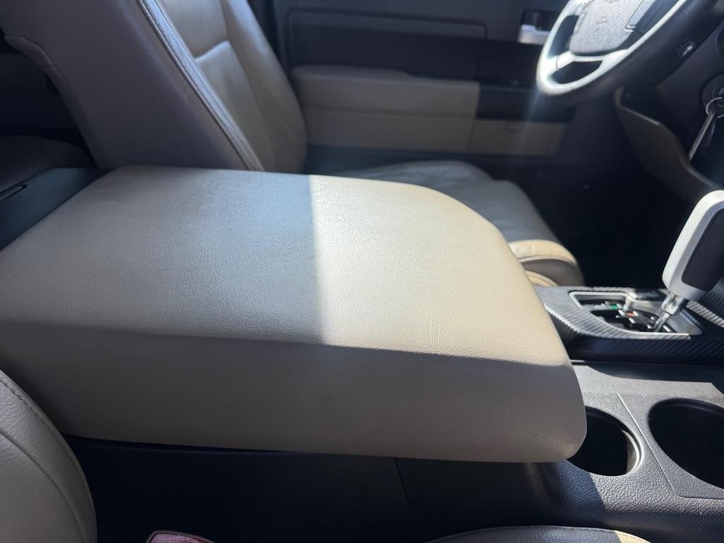 Toyota Tundra Limited Double Cab 5.7L 2WD 2008