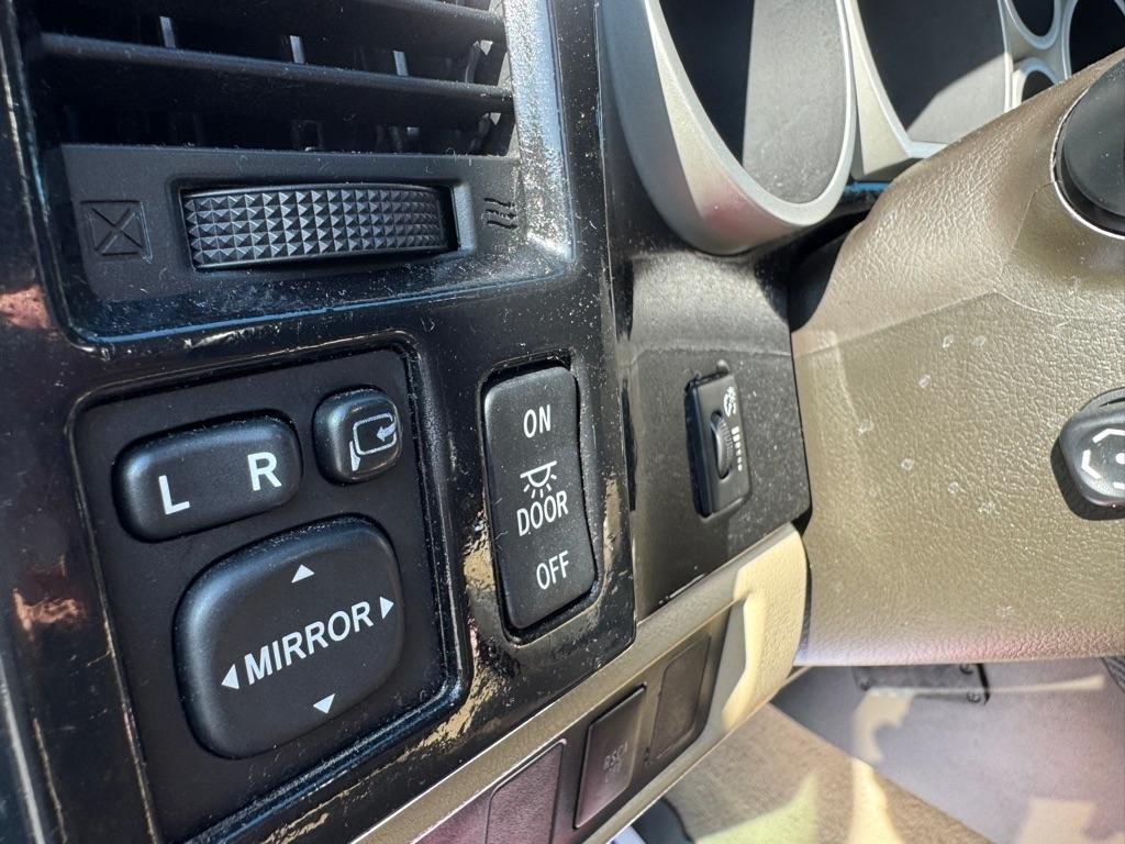 Toyota Tundra Limited Double Cab 5.7L 2WD 2008