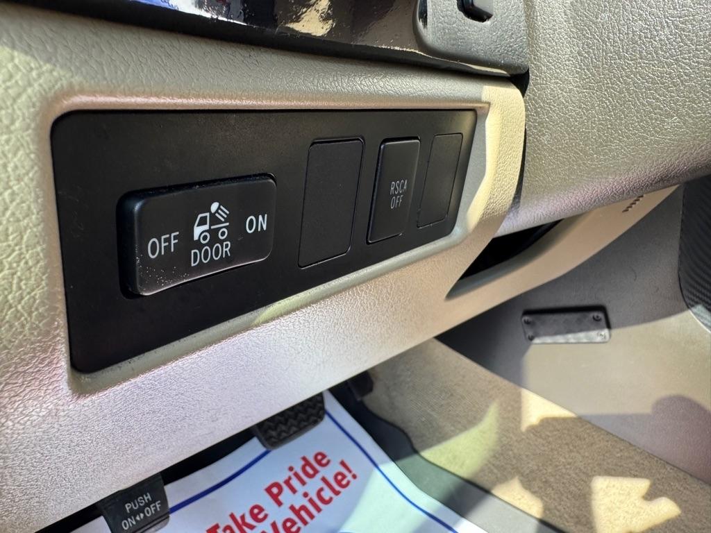 Toyota Tundra Limited Double Cab 5.7L 2WD 2008