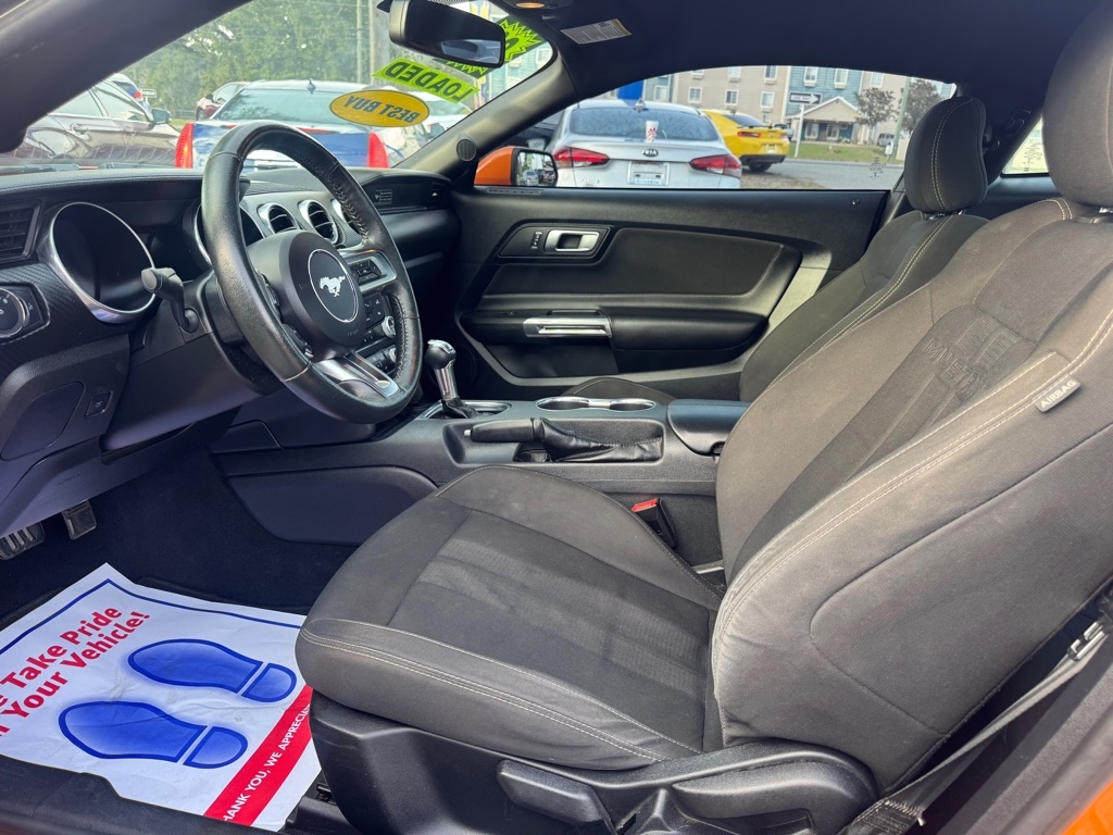 Ford Mustang EcoBoost Coupe 2020