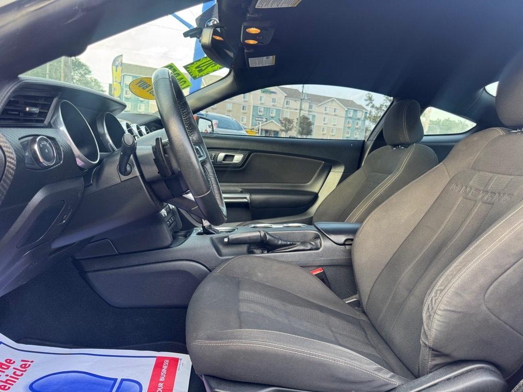 Ford Mustang EcoBoost Coupe 2020