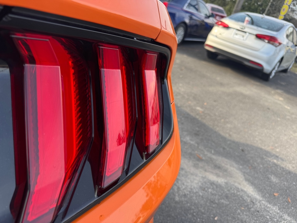 Ford Mustang EcoBoost Coupe 2020