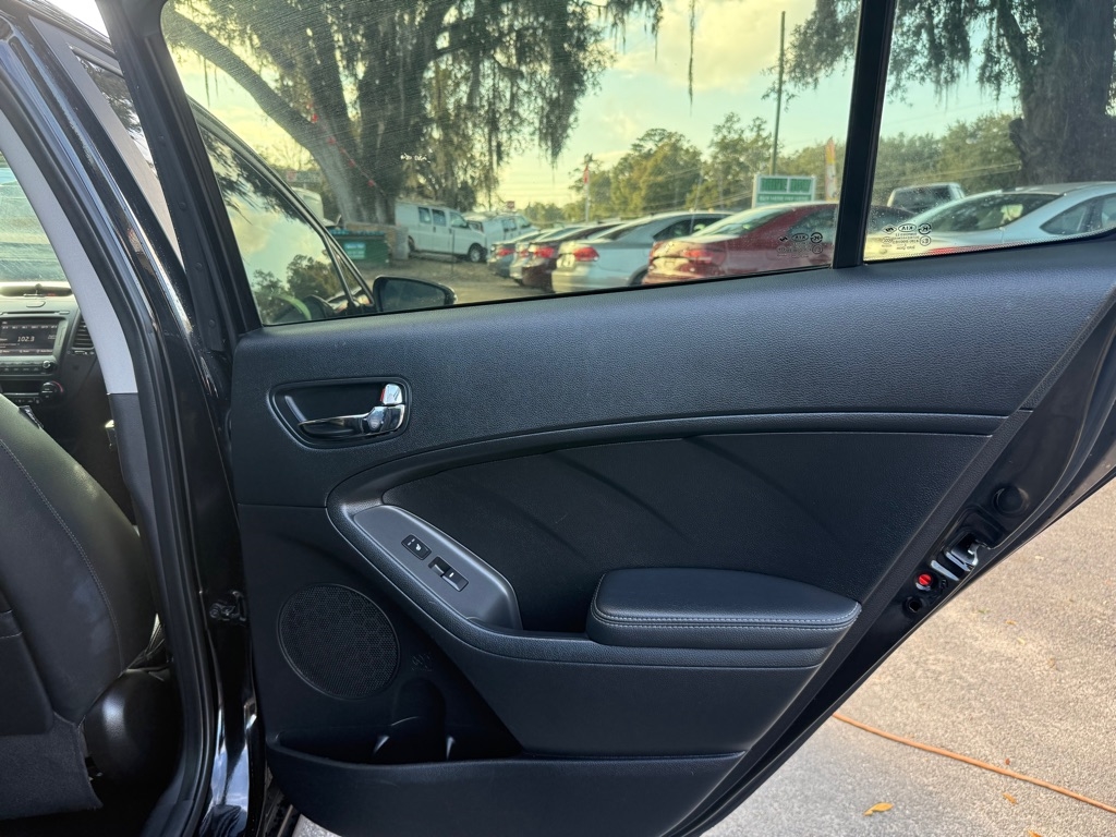 Kia Forte 5-Door EX 2016