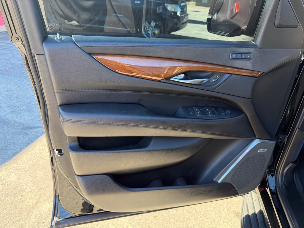 Cadillac Escalade ESV Luxury 4WD 2019