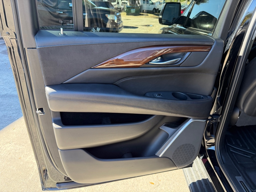 Cadillac Escalade ESV Luxury 4WD 2019