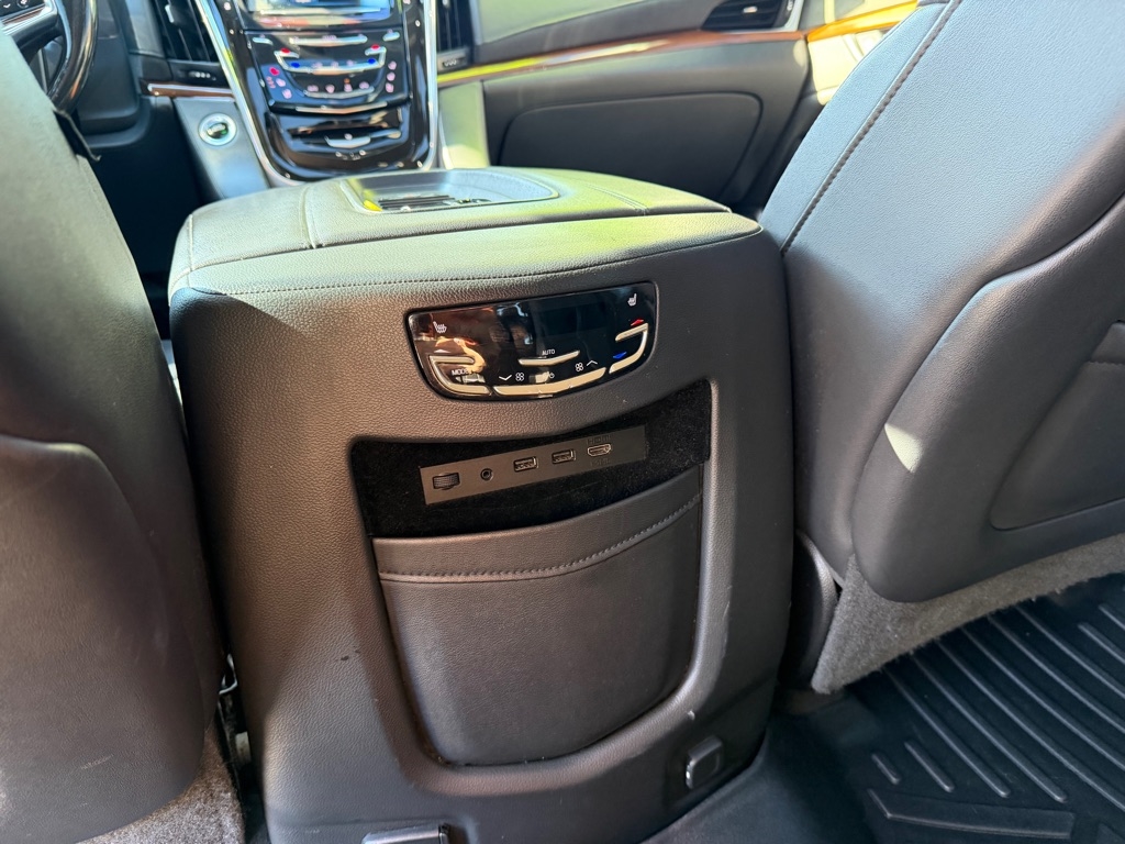Cadillac Escalade ESV Luxury 4WD 2019