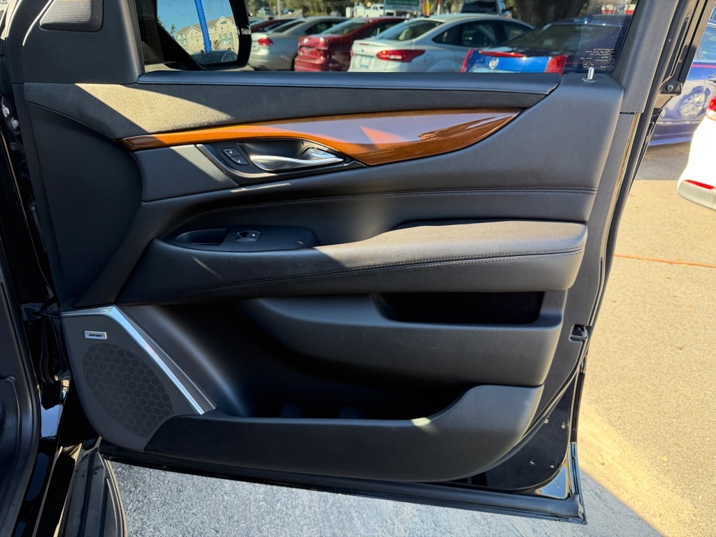 Cadillac Escalade ESV Luxury 4WD 2019