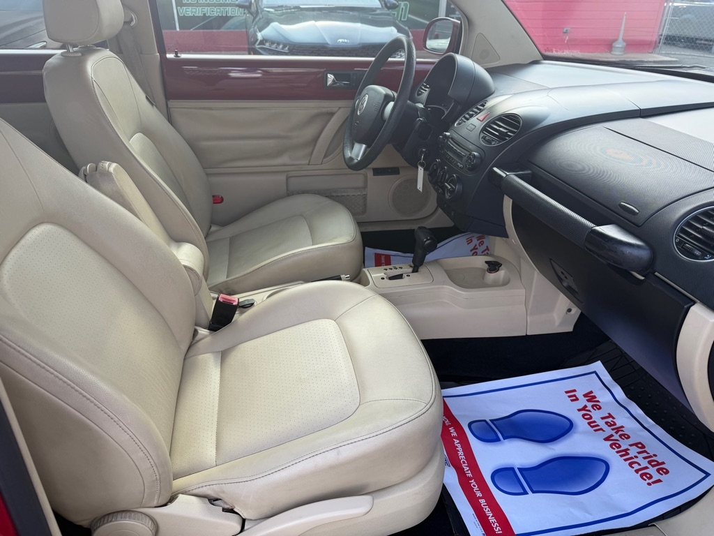 Volkswagen New Beetle S 2008