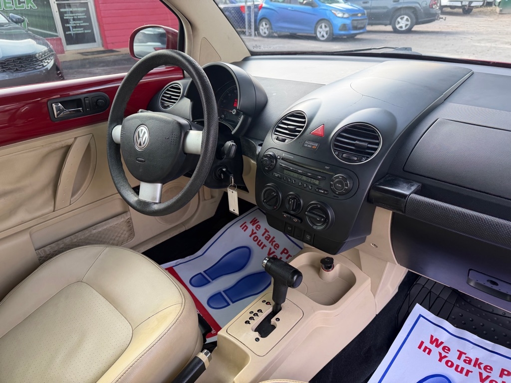 Volkswagen New Beetle S 2008