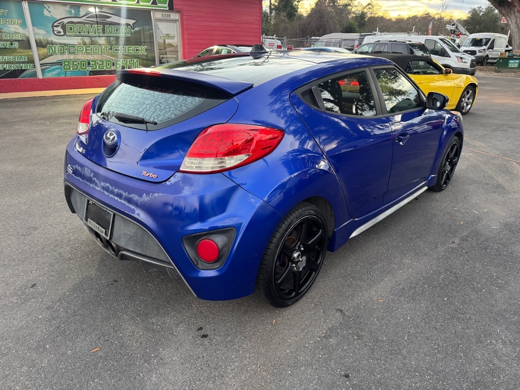 Hyundai Veloster Base 2013
