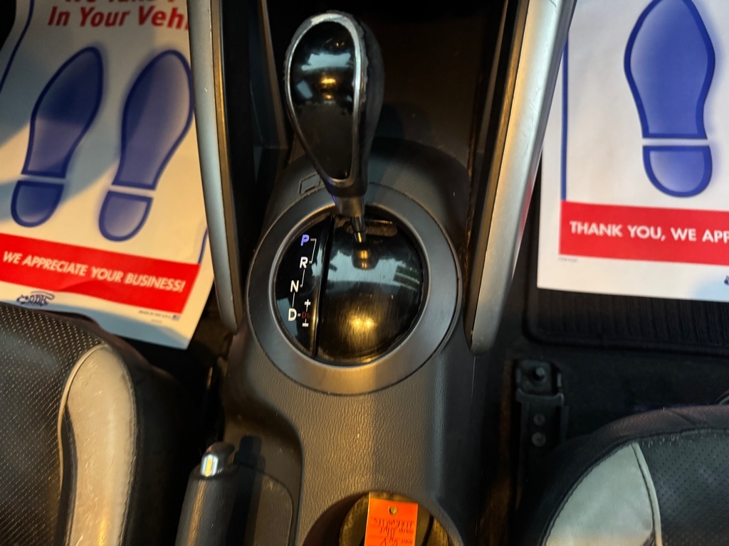 Hyundai Veloster Base 2013