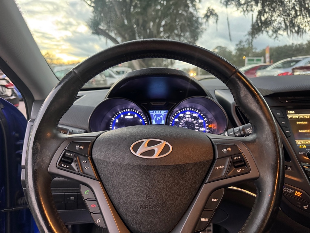 Hyundai Veloster Base 2013