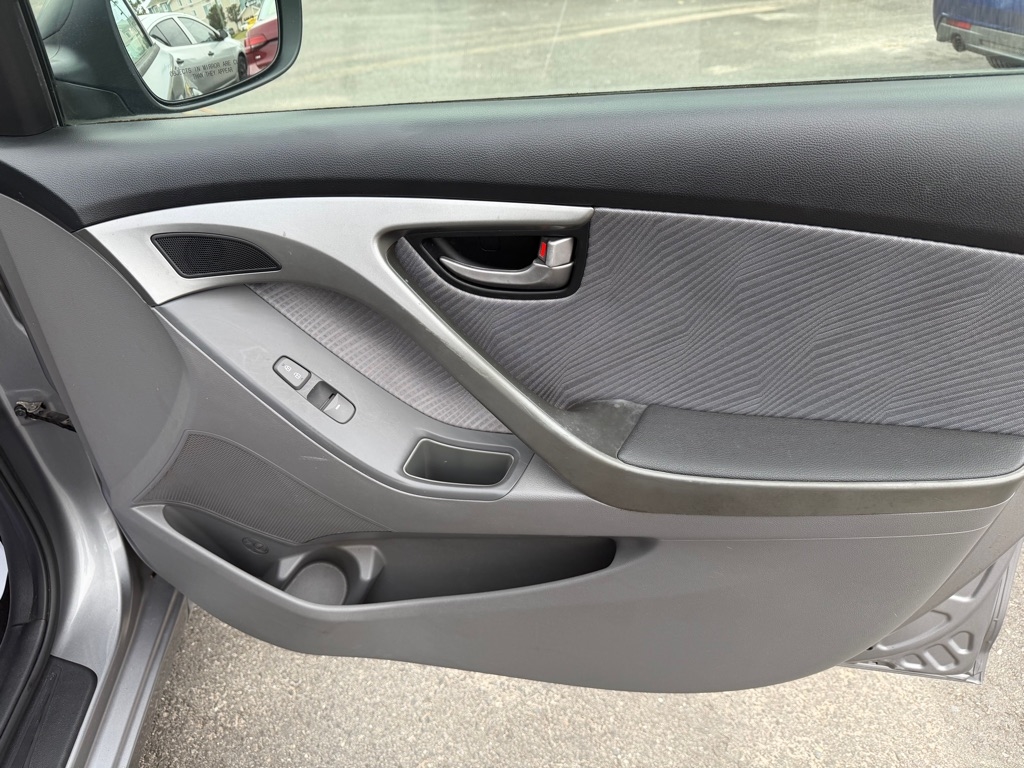 Hyundai Elantra GLS A/T 2011