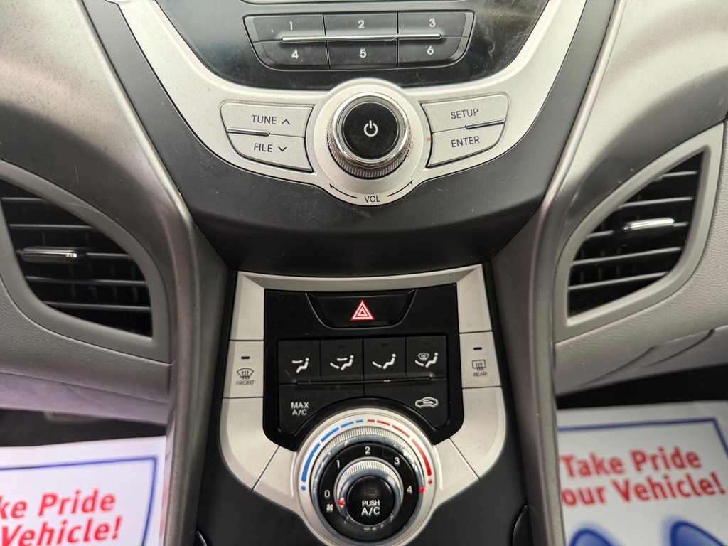 Hyundai Elantra GLS A/T 2011