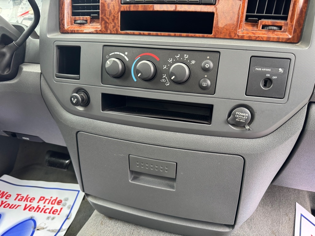 Dodge Ram 1500 ST 2WD 2006