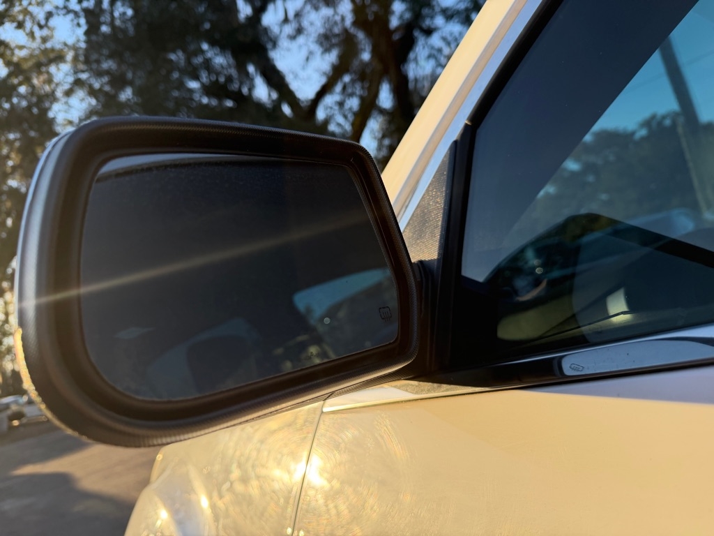 Chevrolet Equinox LTZ 2WD 2011