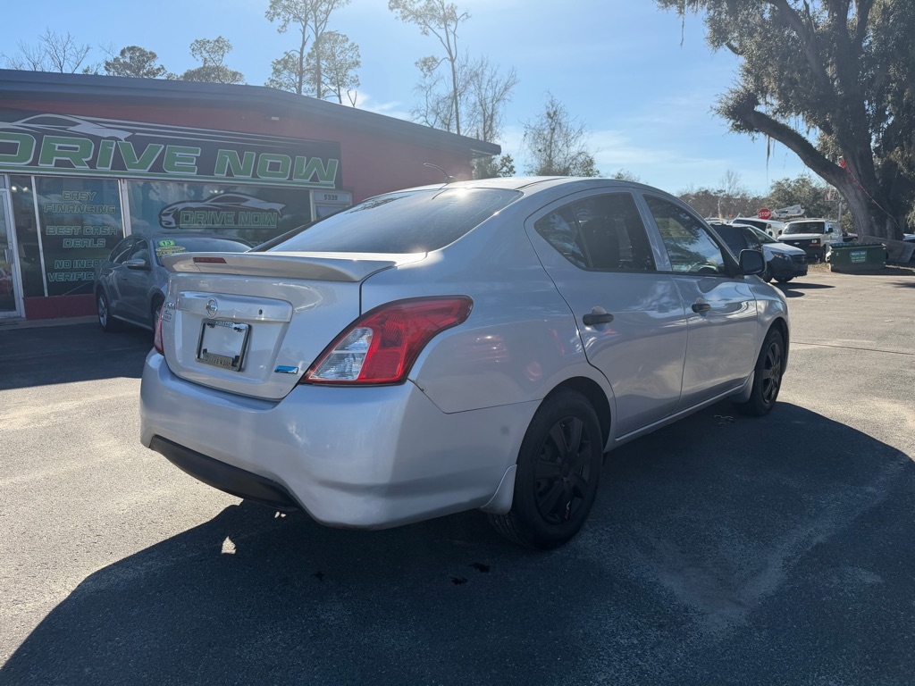 Nissan Versa 1.6 S 5M 2015