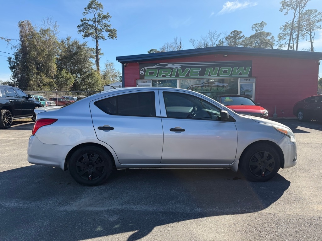Nissan Versa 1.6 S 5M 2015