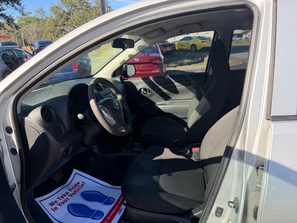 Nissan Versa 1.6 S 5M 2015