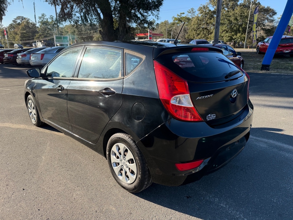 Hyundai Accent SE 5-Door 6A 2016