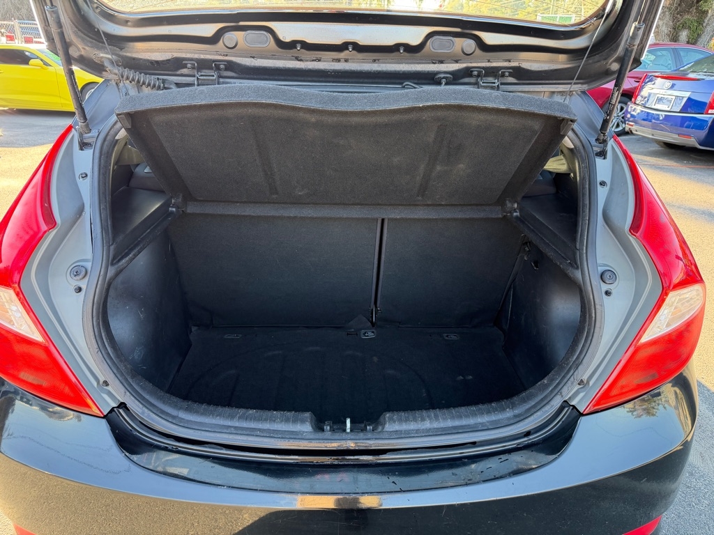 Hyundai Accent SE 5-Door 6A 2016