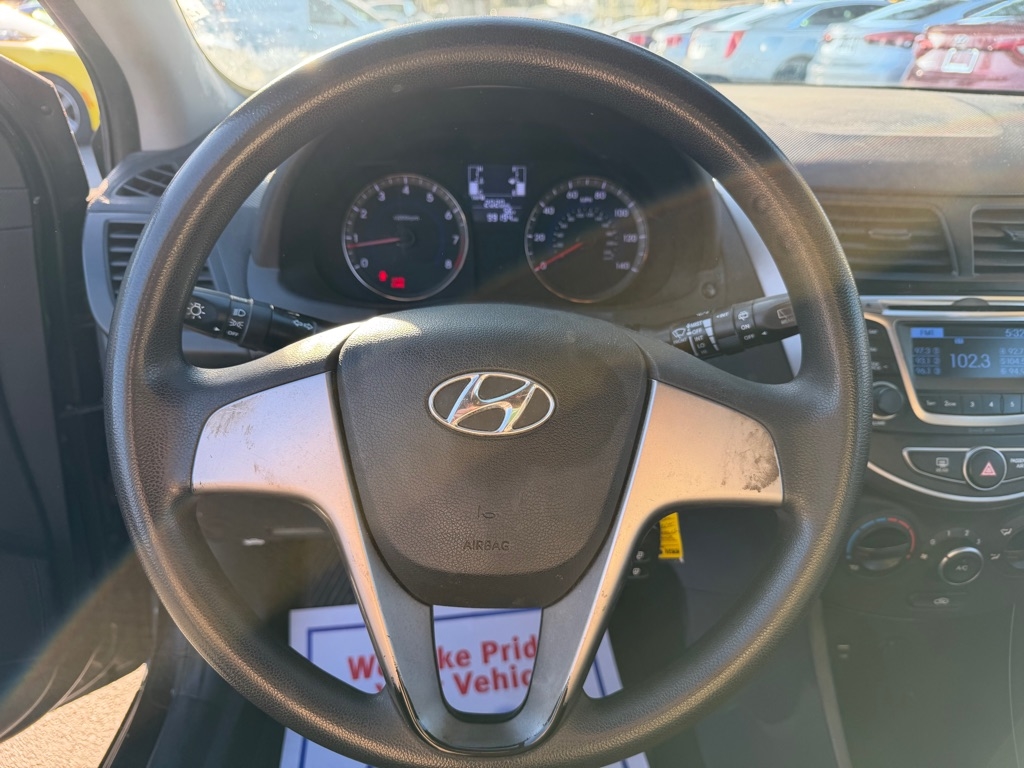 Hyundai Accent SE 5-Door 6A 2016