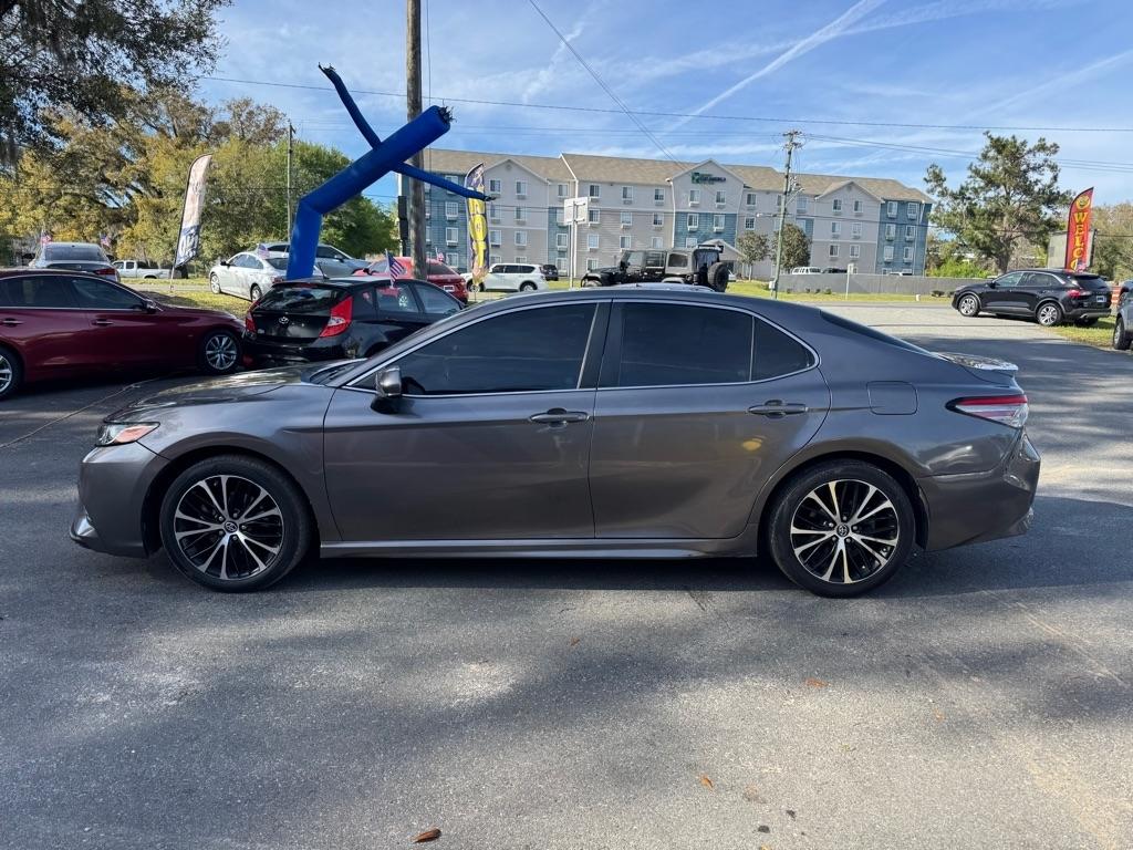 Toyota Camry SE 2018