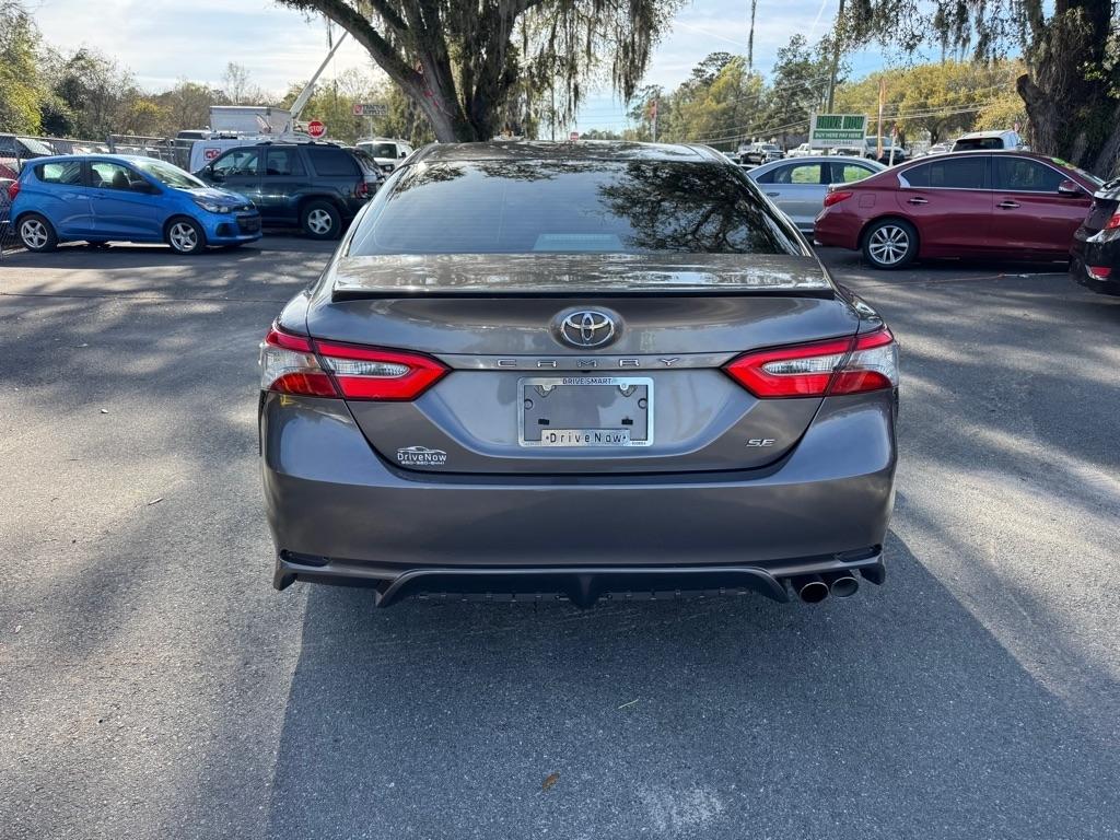 Toyota Camry SE 2018