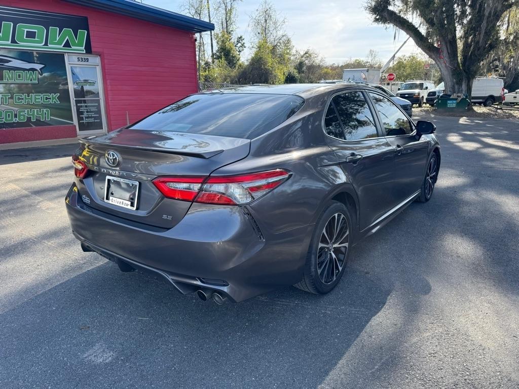 Toyota Camry SE 2018
