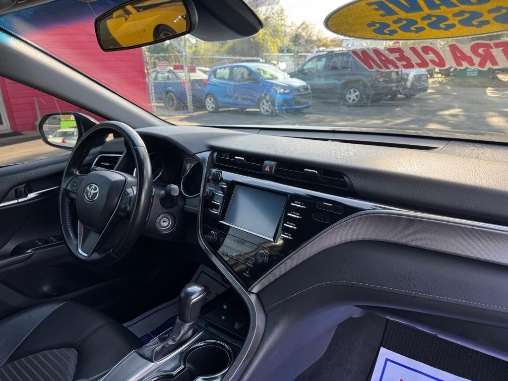 Toyota Camry SE 2018