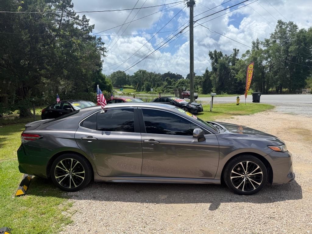 Toyota Camry SE 2018