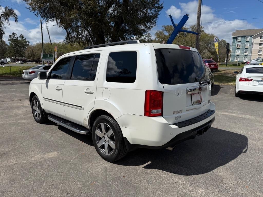 Honda Pilot Touring 4WD 5-Spd AT with DVD 2012
