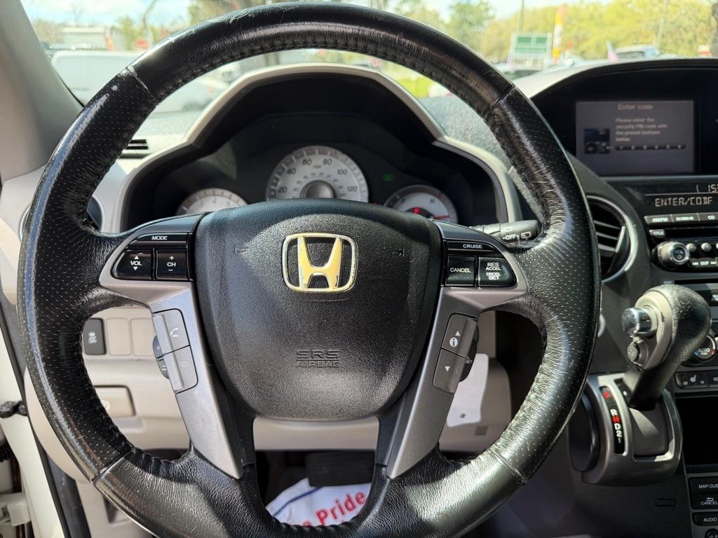 Honda Pilot Touring 4WD 5-Spd AT with DVD 2012