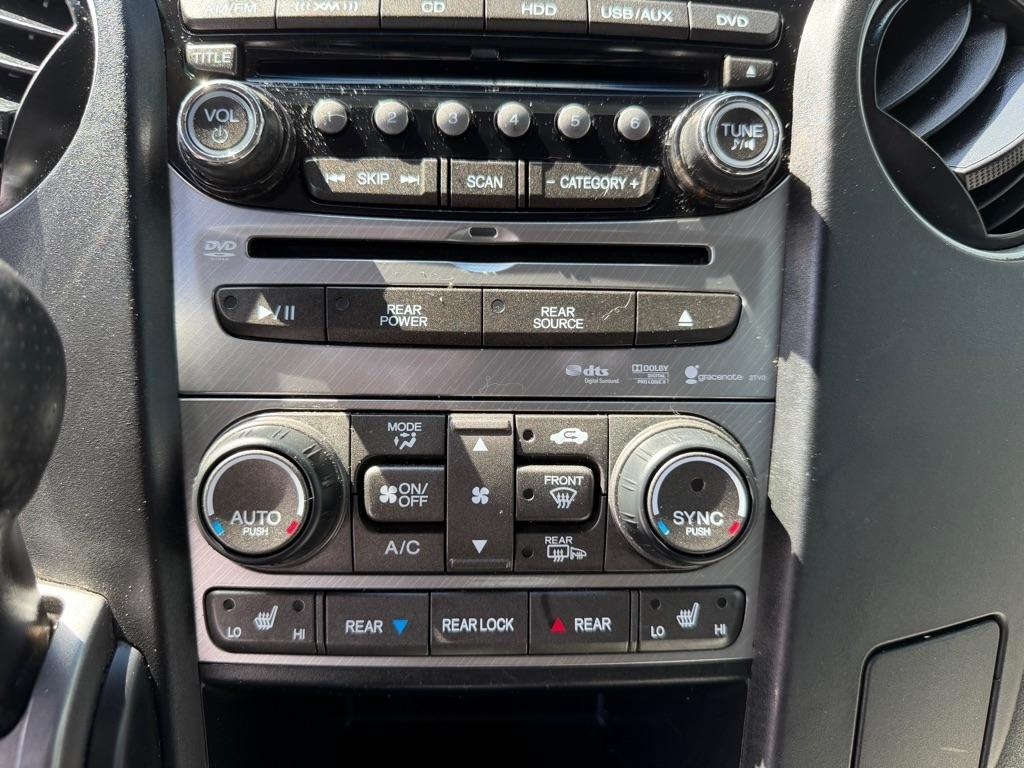 Honda Pilot Touring 4WD 5-Spd AT with DVD 2012