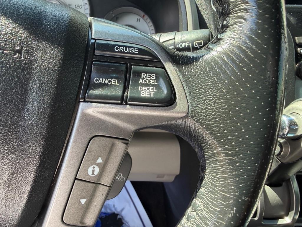 Honda Pilot Touring 4WD 5-Spd AT with DVD 2012