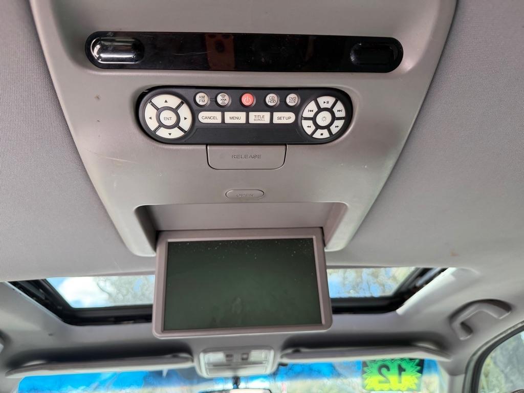 Honda Pilot Touring 4WD 5-Spd AT with DVD 2012