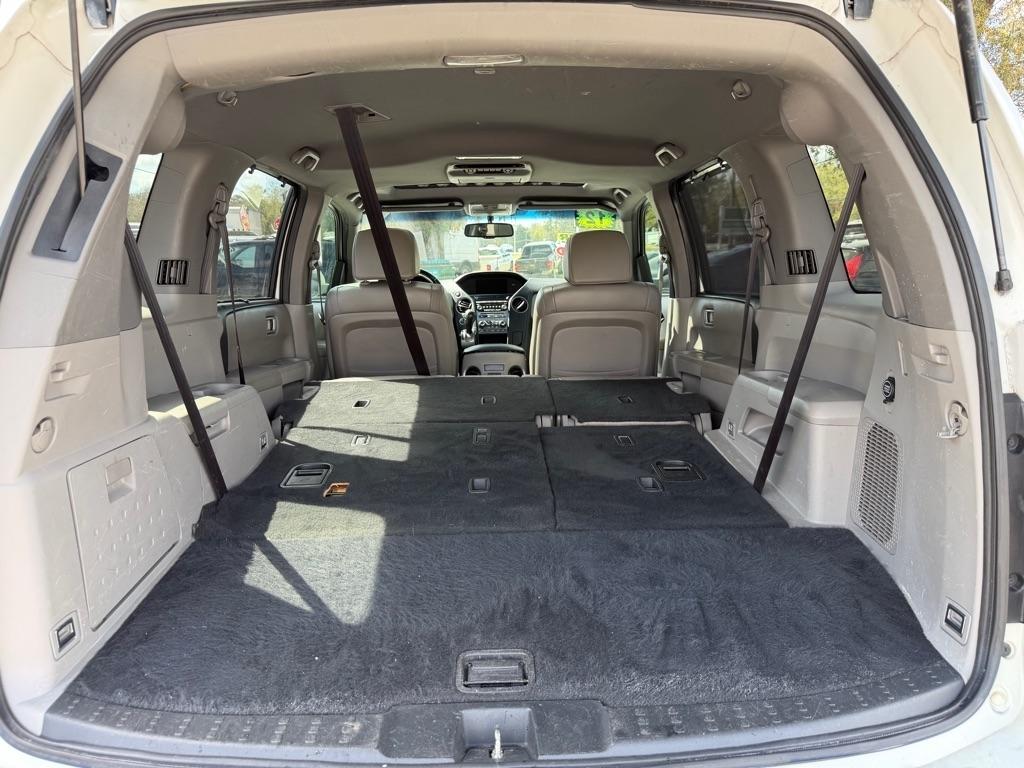 Honda Pilot Touring 4WD 5-Spd AT with DVD 2012