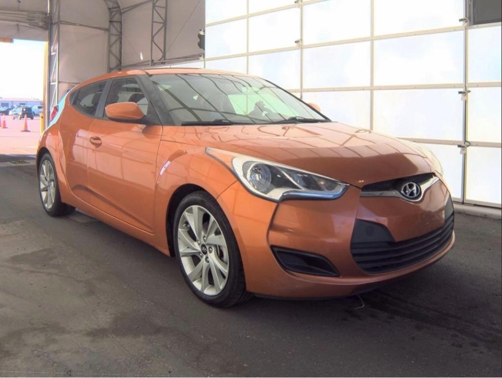 Hyundai Veloster Base 6AT 2016