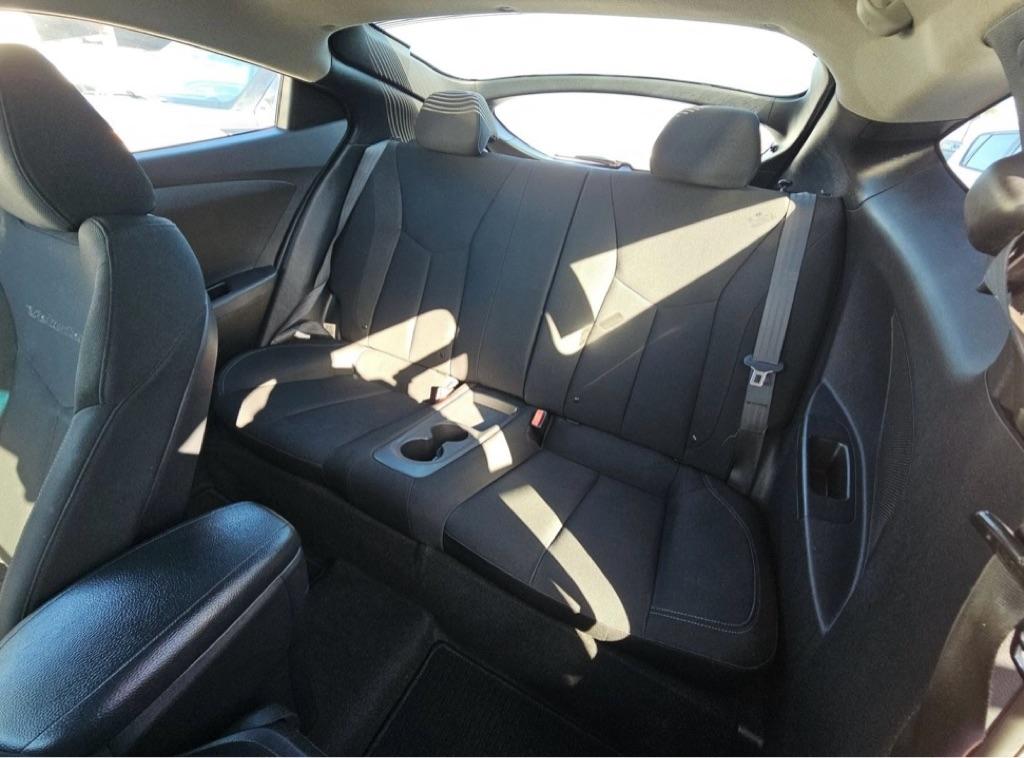 Hyundai Veloster Base 6AT 2016